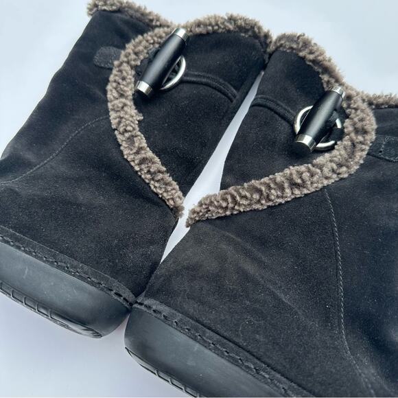 Stuart Weitzman Women's Winter Boots Black suede Faux Fur with Toggle - Picture 2 of 7